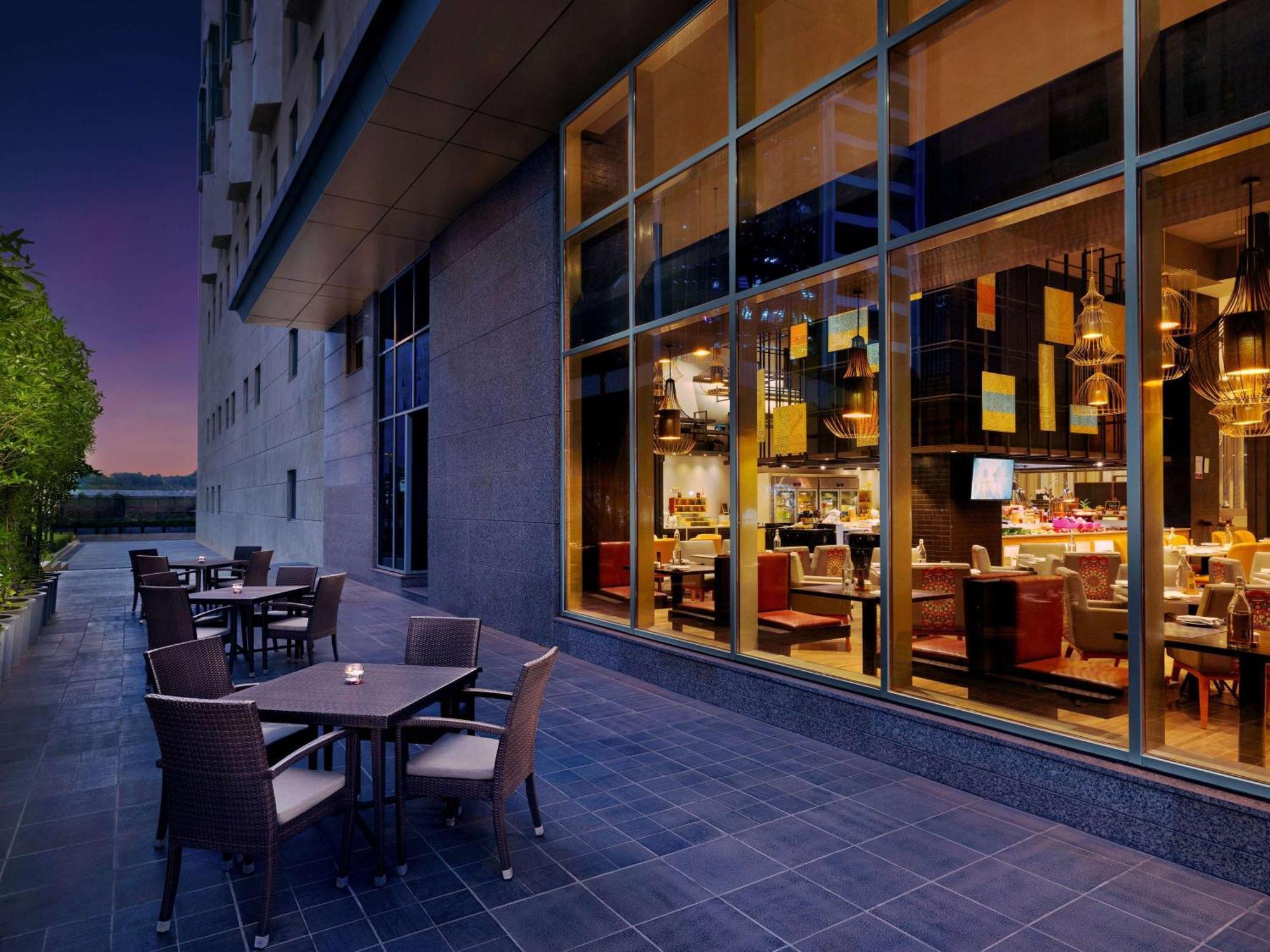 Grand Mercure Ahmedabad Gift City - An Accor Hotels Brand Gandhinagar Ngoại thất bức ảnh