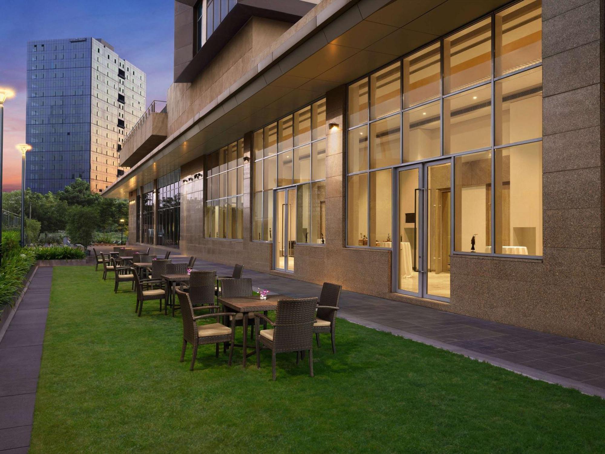 Grand Mercure Ahmedabad Gift City - An Accor Hotels Brand Gandhinagar Ngoại thất bức ảnh